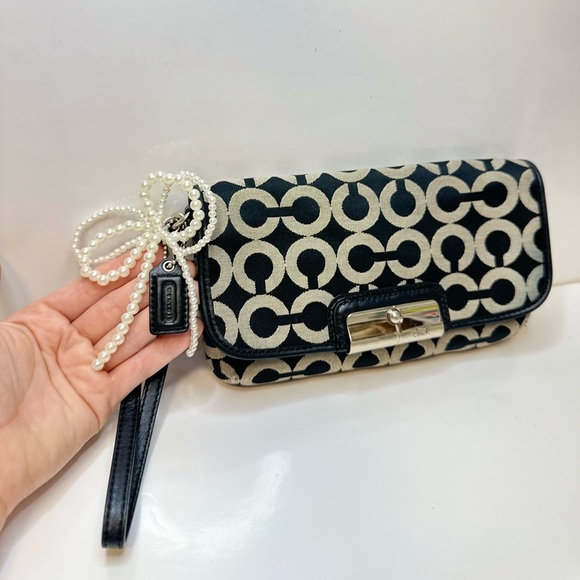 Coach Kristin Op Art Large Wristlet – Like New - Picture 5 of 8